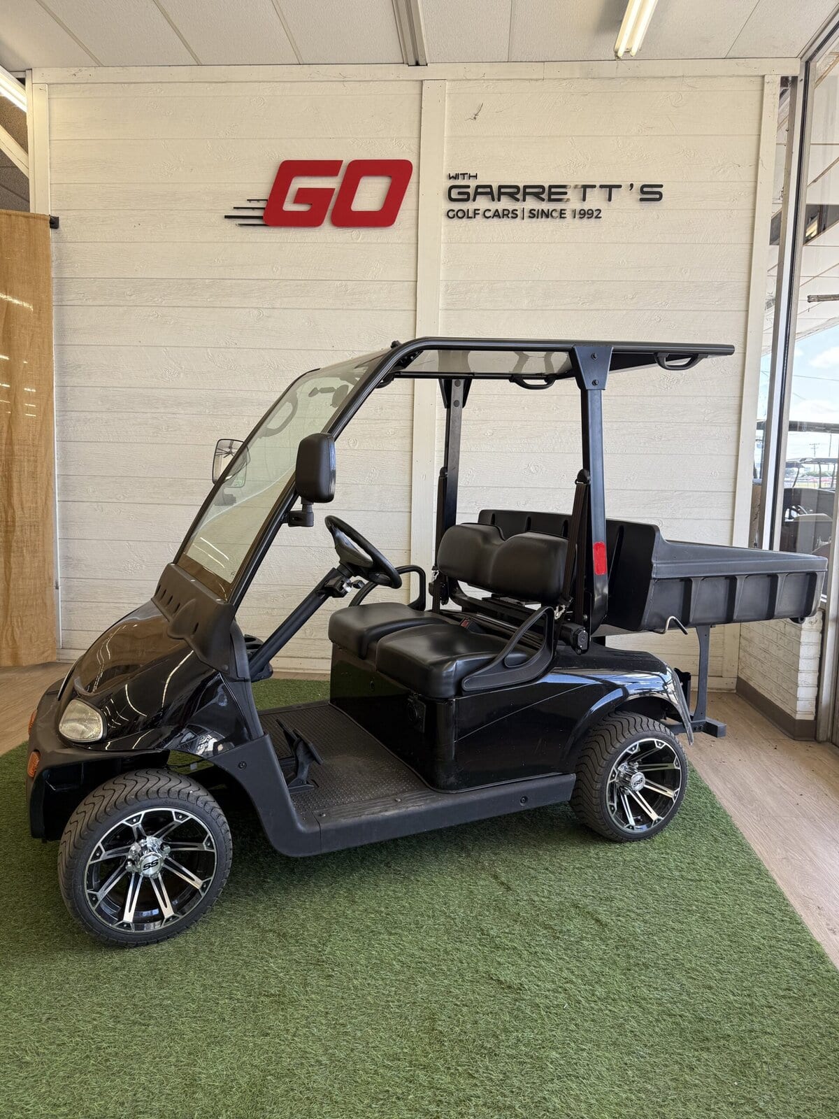 #47- E-Z-GO 2Five LSV (New Batteries)