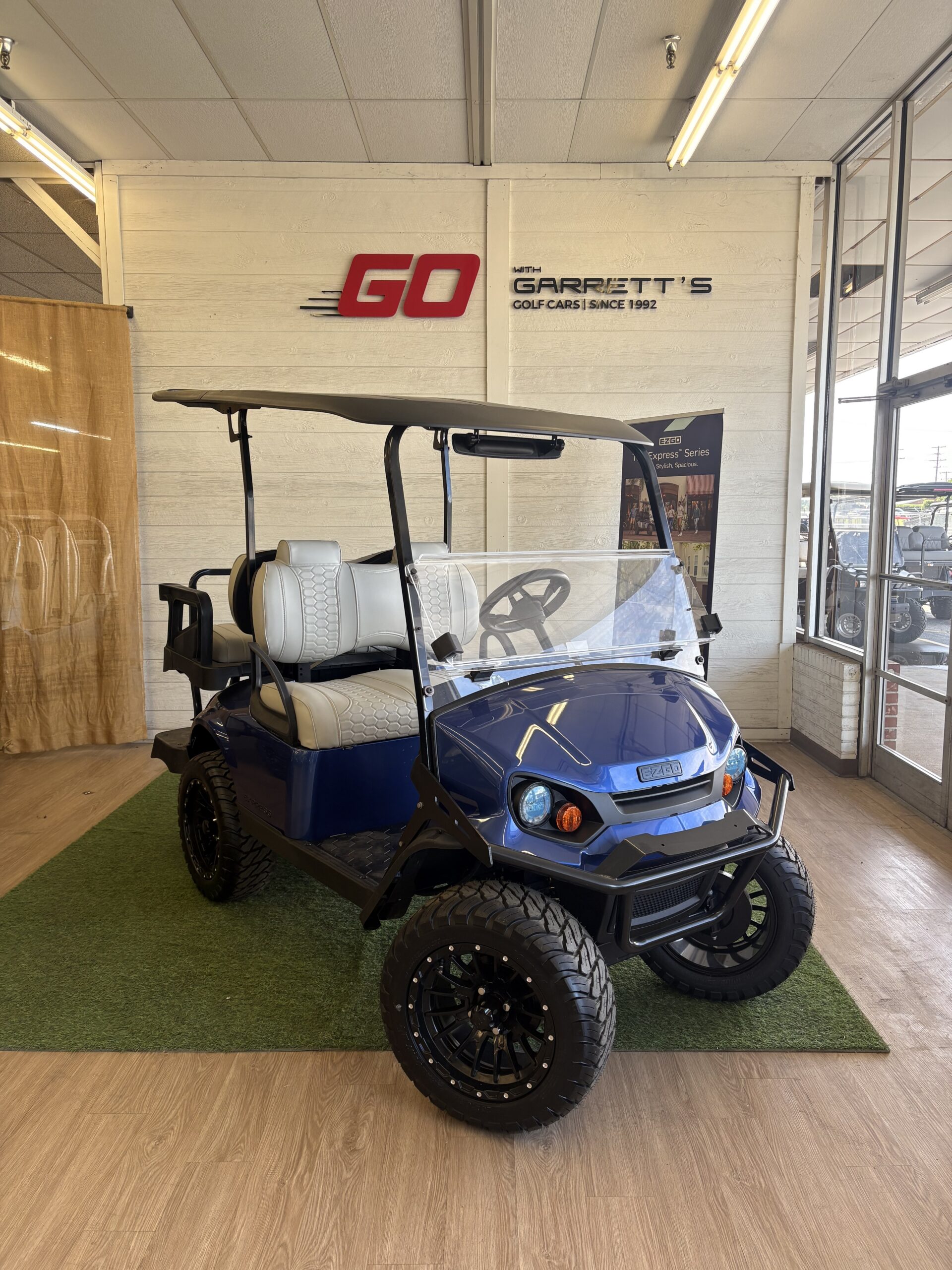 #08 - 2025 E-Z-GO S4 Express EliTE (Lithium Battery)