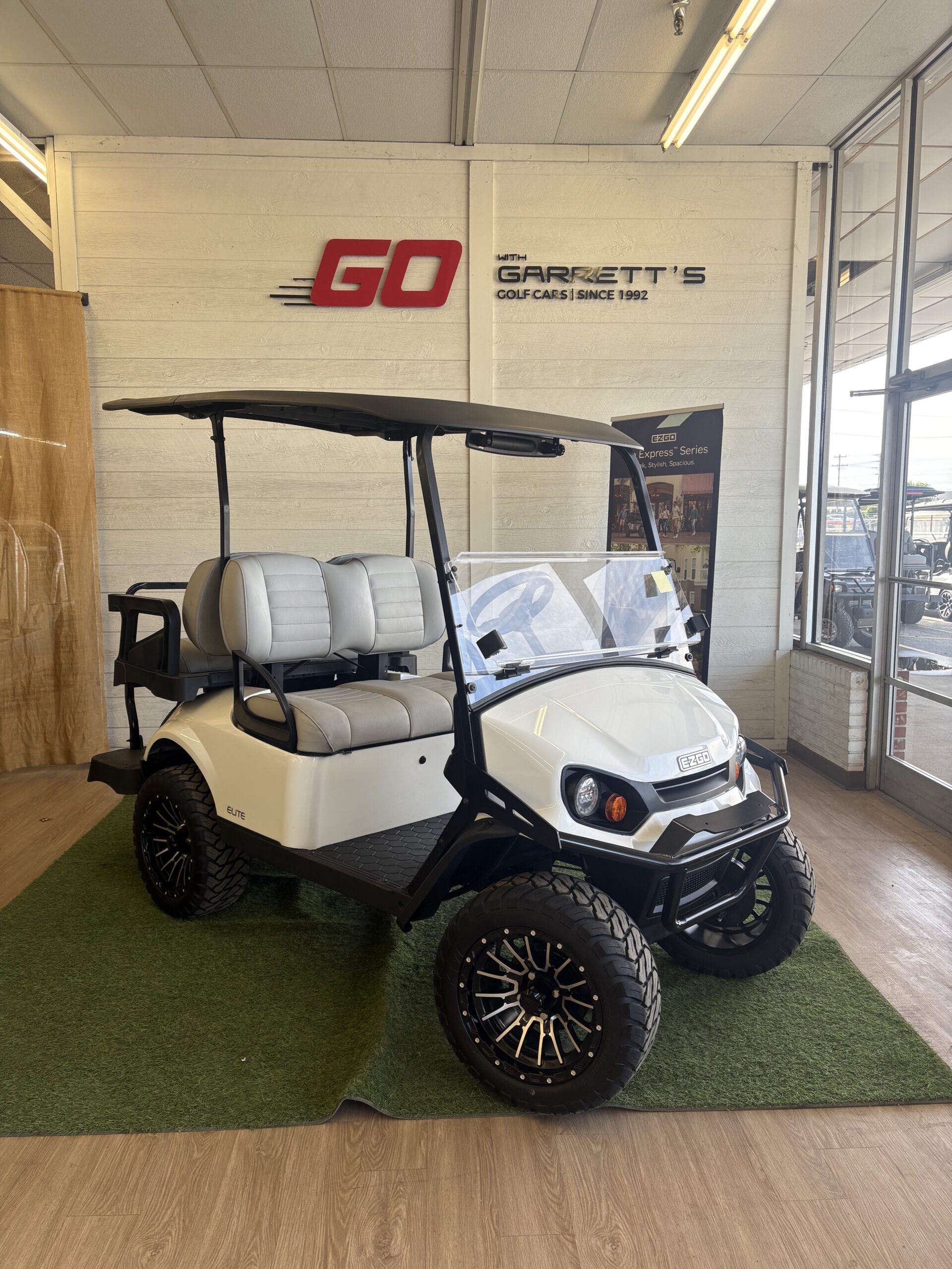 #51 - 2024 E-Z-GO S4 Express Elite (Lithium Battery)