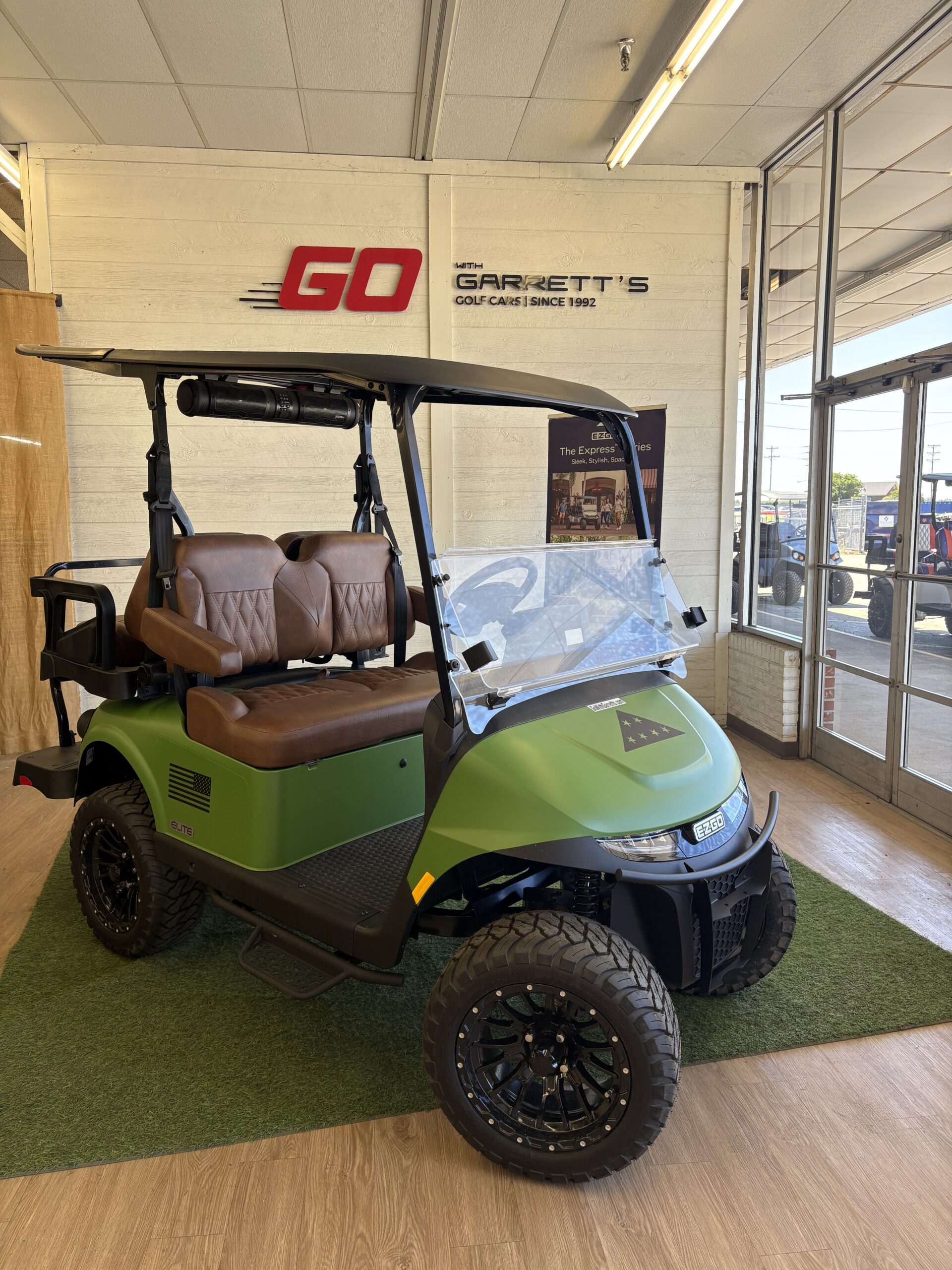 2026 E-Z-GO RXV Summit XTL ELiTE Lithium – "Folds of Honor" Special Edition