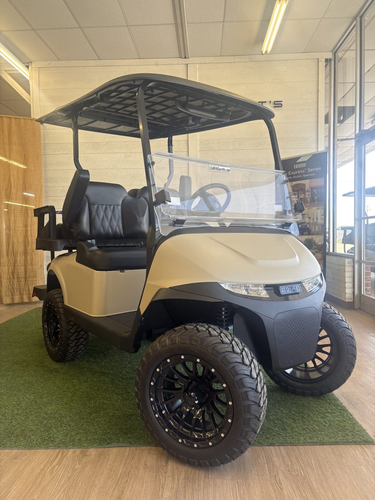 2026 E-Z-GO RXV 4 Summit X ELiTE Lithium – "Sand Dune" Limited Edition Lifted 4-Passenger Cruiser