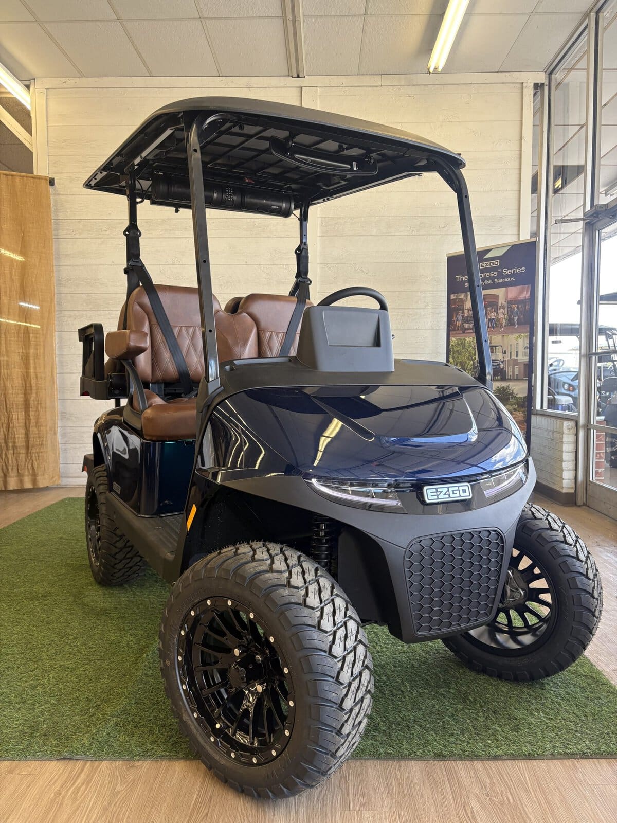 2026 E-Z-GO RXV 4 Summit XTL Patriot blue (electric)