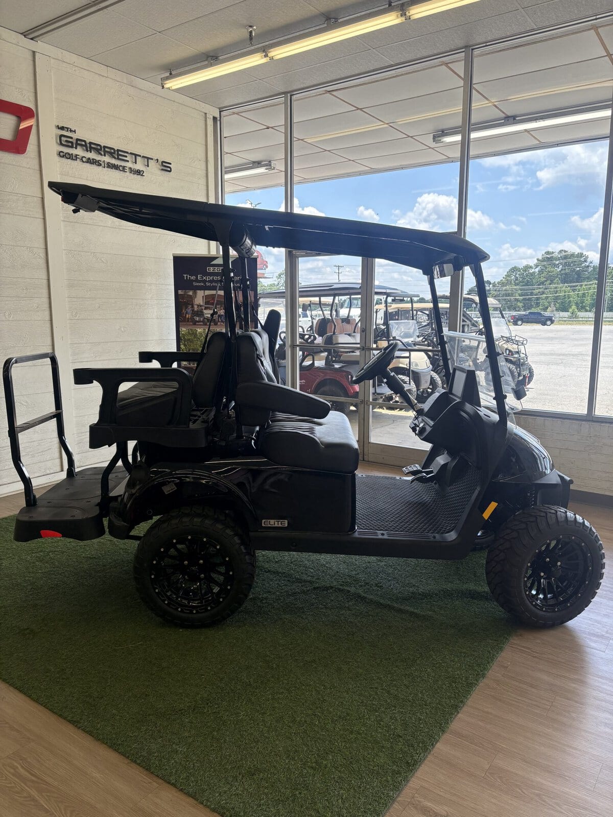 2026 E-Z-GO RXV 4 Summit ELiTE Lithium – Gloss Black "Stealth" Lifted - Image 4