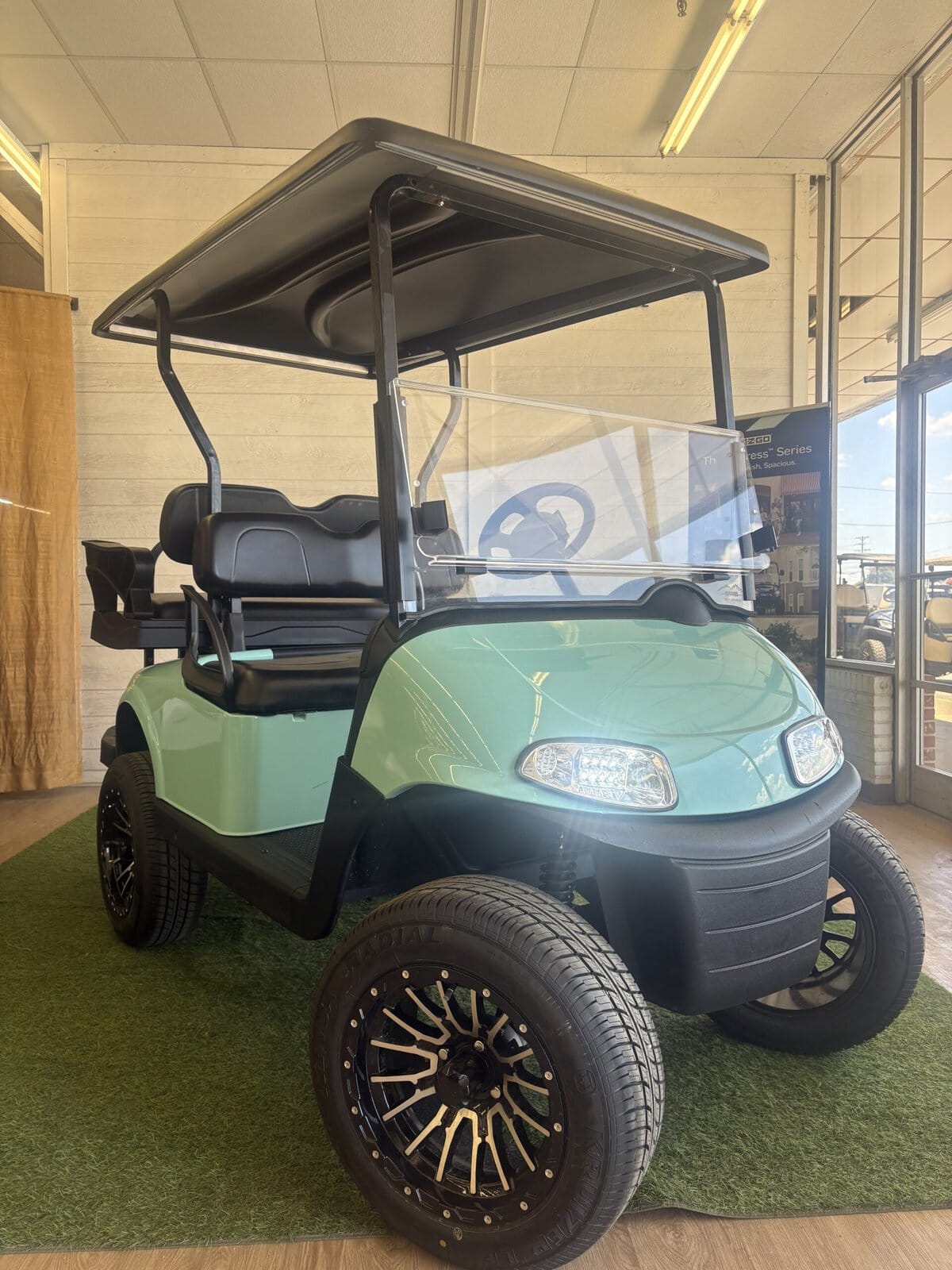 #08 - E-Z-GO RXV Electric Yeti Green (New Lithium Battery)