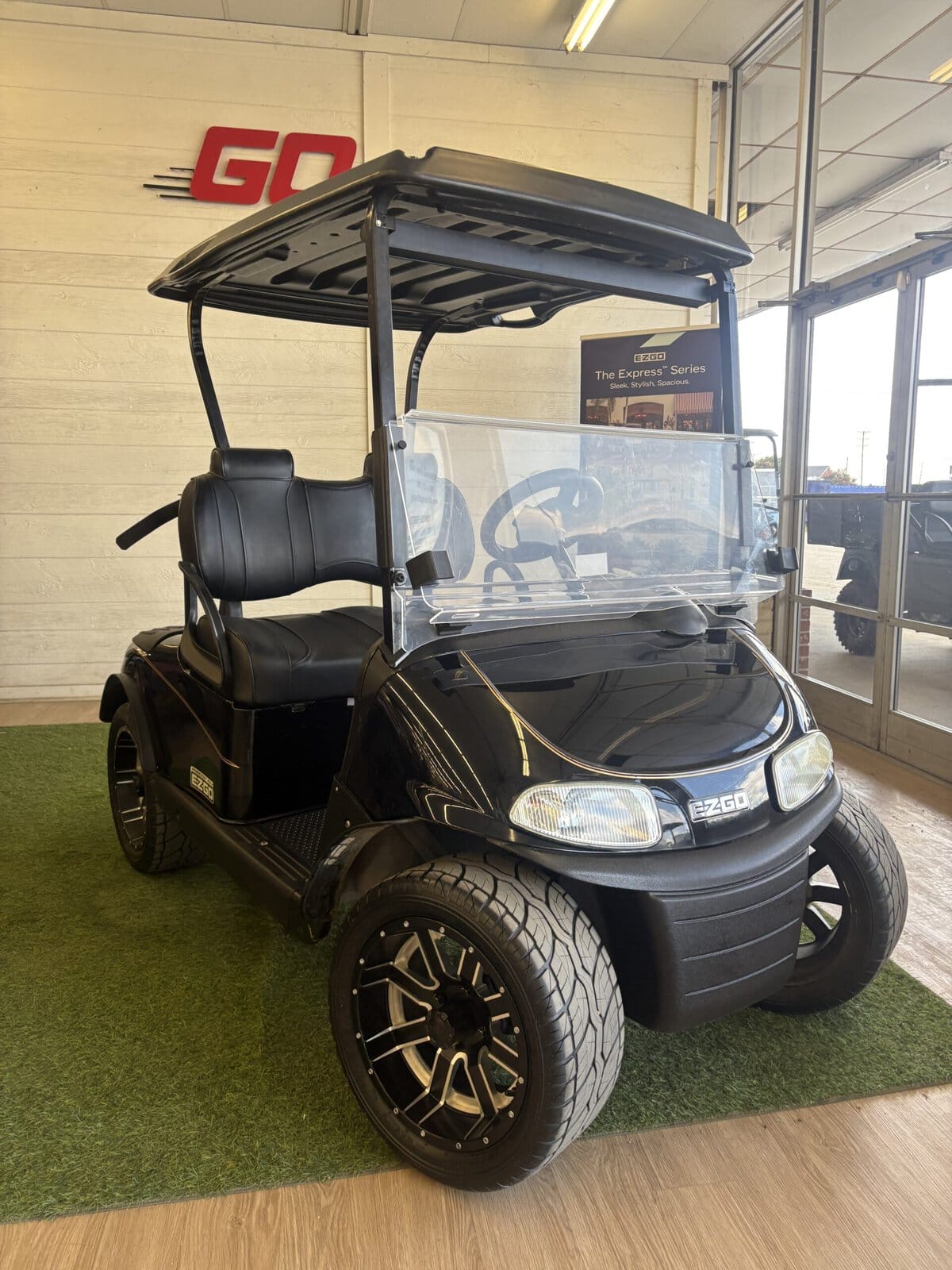 #316 - E-Z-GO Freedom RXV Electric tuxedo black