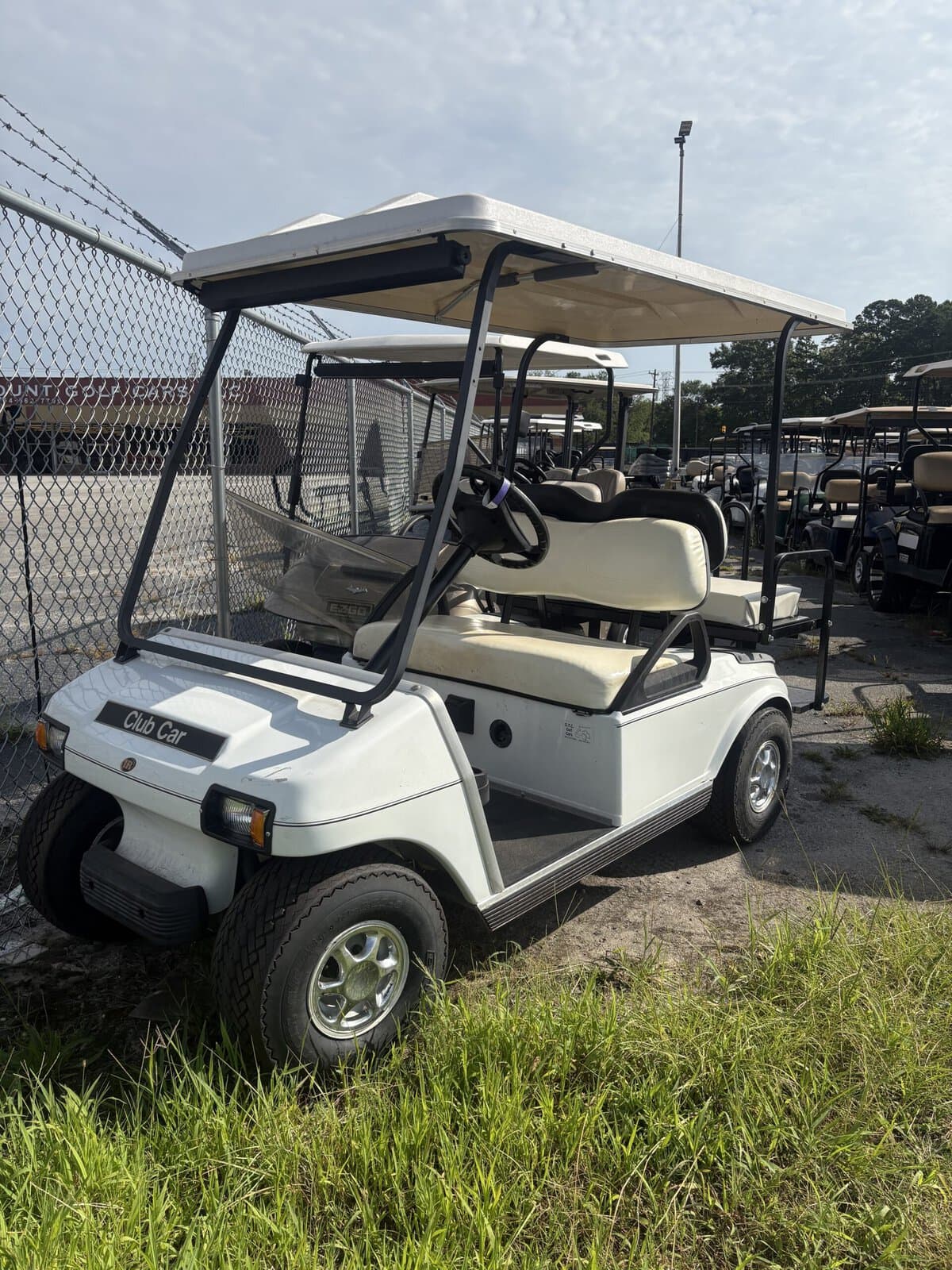 #317 - Club Car DS Electric – Classic White