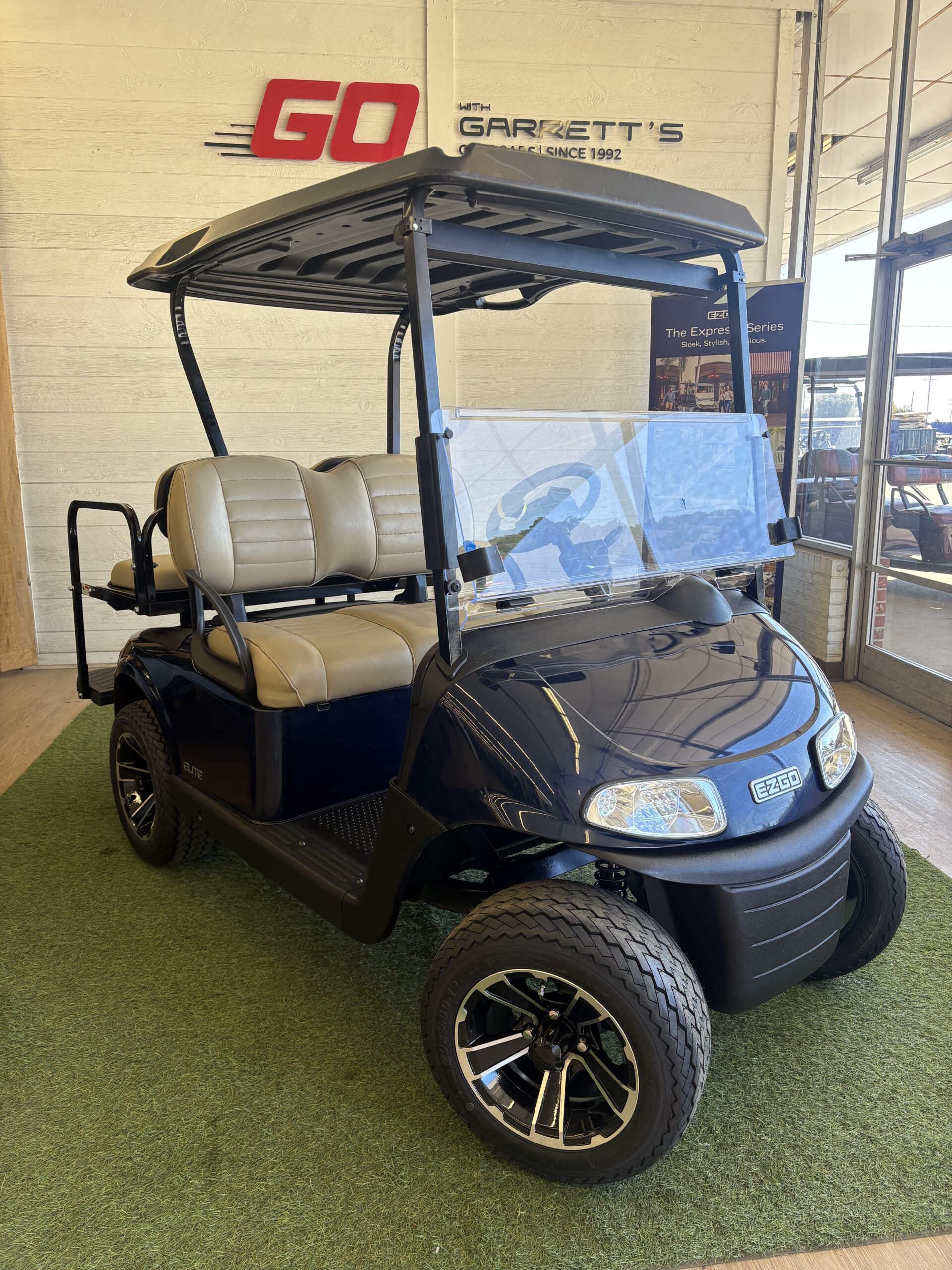 #11 - 2023 E-Z-GO RXV ELiTE Lithium – Patriot Blue